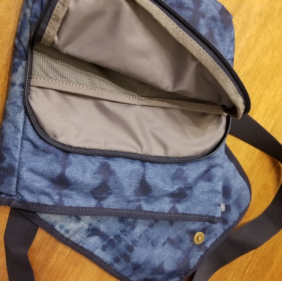 Eddie Bauer Bags Eddie Bauer Connect Tech Bag In Atlantic Poshmark